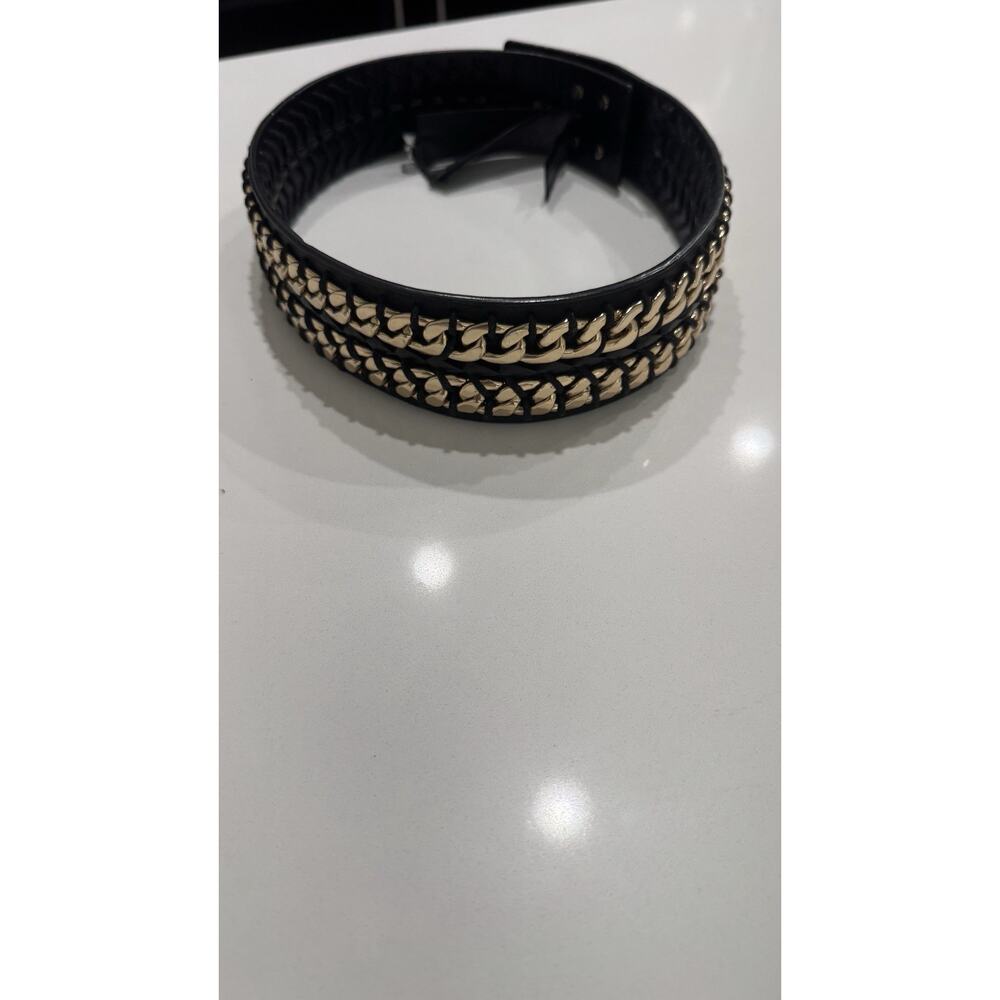 MANGO cinturón de Mujer De piel con cadenas doradas vintage. talla M .